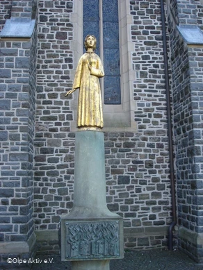 Agatha Statue